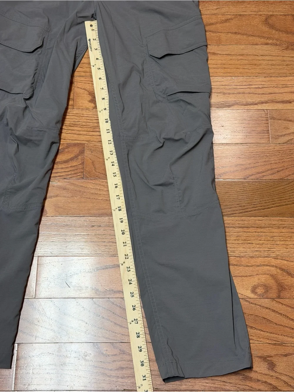 Under Armour Men's Gray Loose Cargo Pants Size 32x32 Hiking Golf Casual